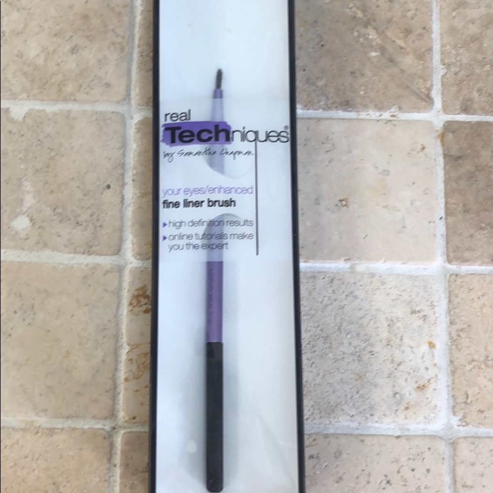 Liner brush